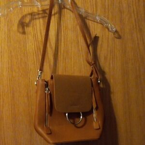 Women lulus shoulderbag crossbody purse tan slight scuffs. No straps for back